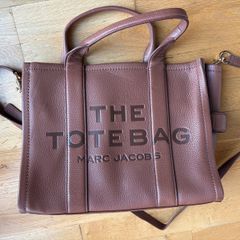 MARC JACOBS The Leather Medium Tote Bag