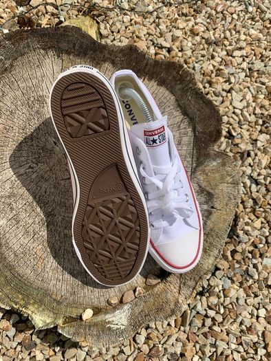 Get Classic Converse Chuck Taylor All Stars