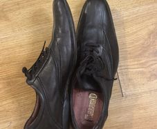 Men's black leather pointed formal shoes