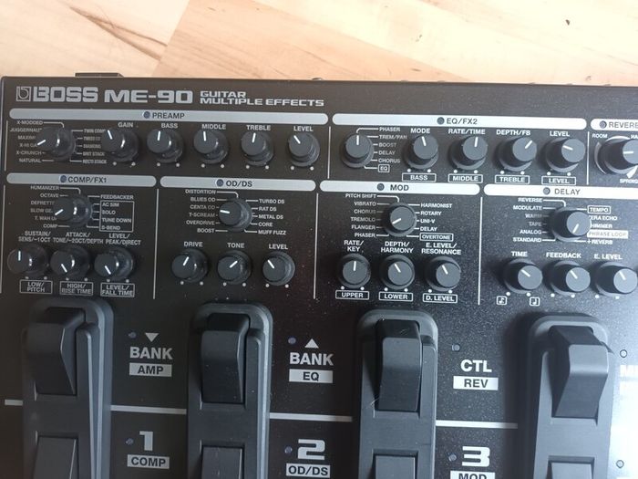 Boss ME-90 effect pedal with bag