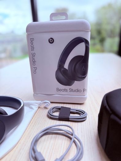 Beats Studio Pro Wireless Headphones Navy Brand New Apple Replacement