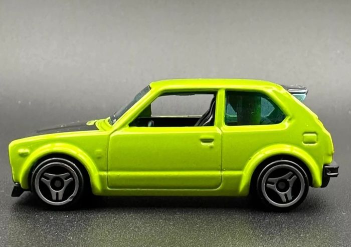 Hot Wheels 72 HONDA CIVIC Custom New On Card