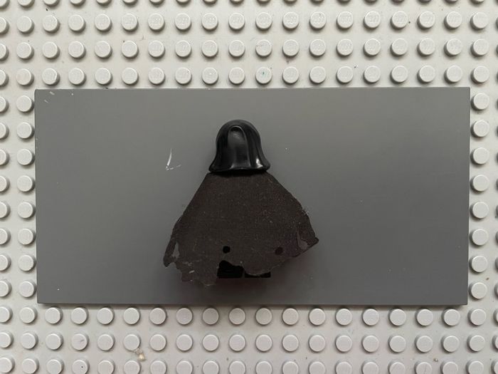 lego lord of the rings/hobbit lor018 Ringwraith (Nazgul) minifigure- Robe with Buckle