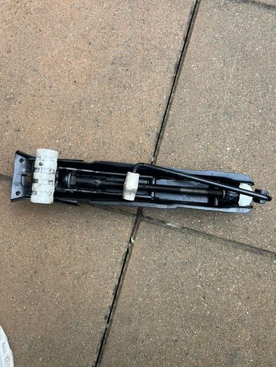 Audi A6 C7 Car Jack