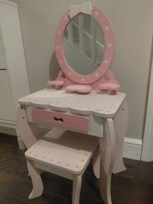 Small make up table