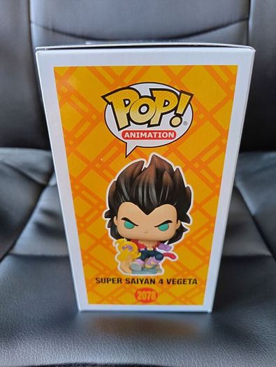 Funko Pop! Dragon Ball GT Super Saiyan Vegeta 4 Flocked Glow in the Dark Limited Chase Figure + Protector