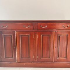 Mahogany sidebars and drinks bar (2 pieces)
