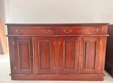 Mahogany sidebars and drinks bar (2 pieces)