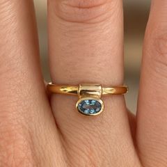 9ct Gold Blue Topaz Ring
