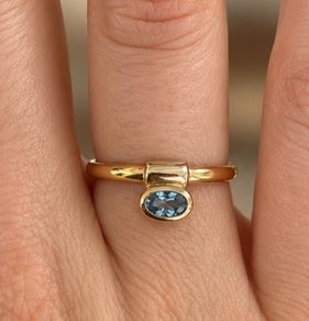 9ct Gold Blue Topaz Ring