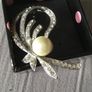 brooch large pearl and diamond Image 4