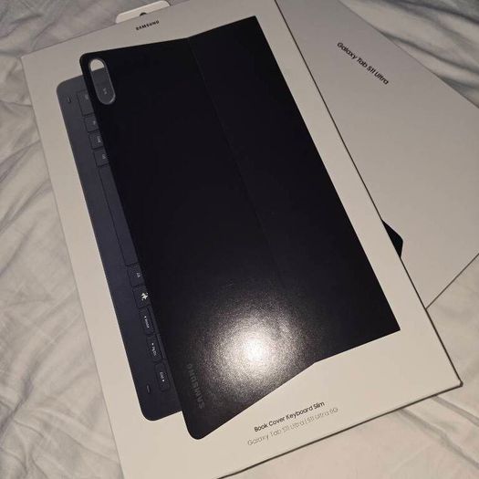Samsung Tab S11 Ultra 256GB Grey w/ Samsung Slim Keyboard Case