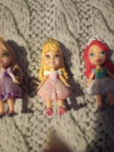 Disney mini princess dolls
