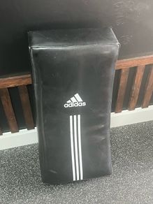 adidas Curved Martial Arts Karate Taekwondo Muay Thai Kickboxing Kick Shield