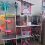 doll house and extra accessories Image 6