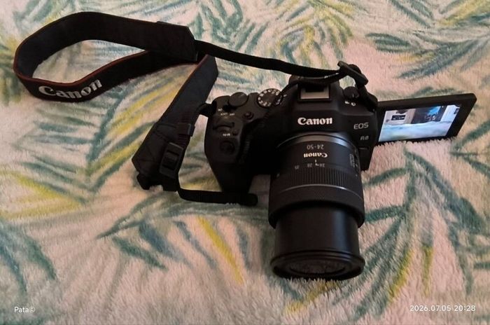 Canon EOS R8 Mirrorless Camera