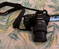 Canon EOS R8 Mirrorless Camera