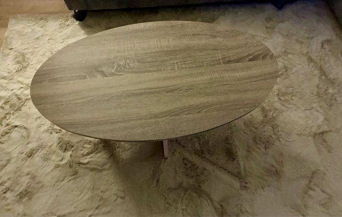 Oval coffee table