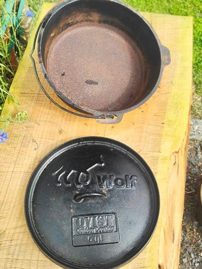 Dutch oven camping