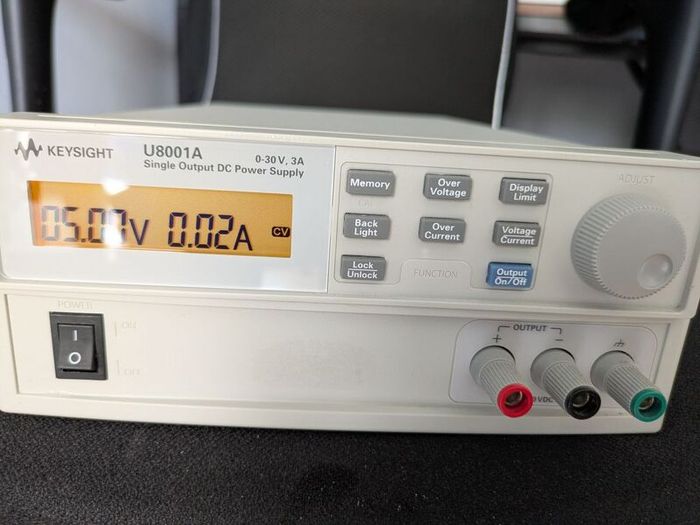 power supply 30V 3A Keysight U8001A