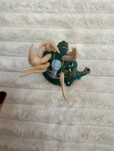 Warcraft Guldan Action Figure Damaged One horn is Broken Used approx. 9 cm (without horns) Used Please see photos