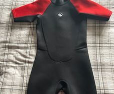 kids wet suit