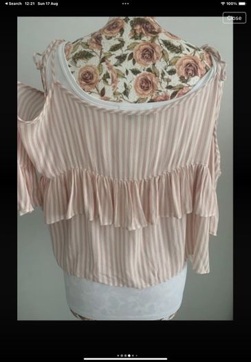 top American eagle a size large cold shoulder effect with frilled detail stripe