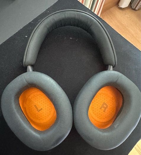 Bowers & Wilkins PX8 McLaren Edition