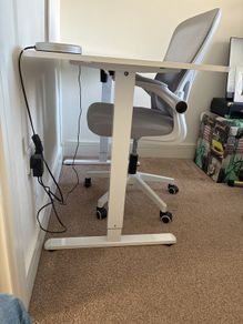 White Desk - Electric Height adjustable functionality
