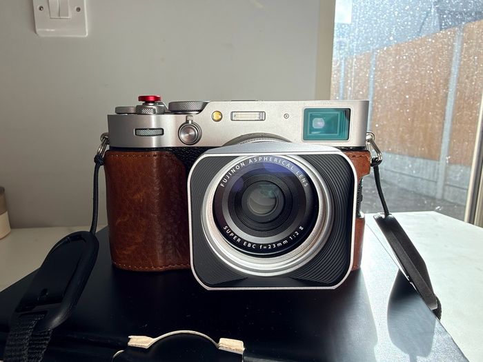 Fujifilm X100VI Silver for sale/ Shutter count 1900