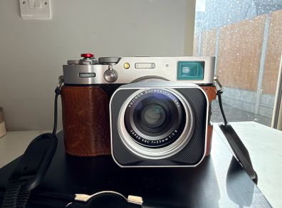 Fujifilm X100VI Silver for sale/ Shutter count 1900