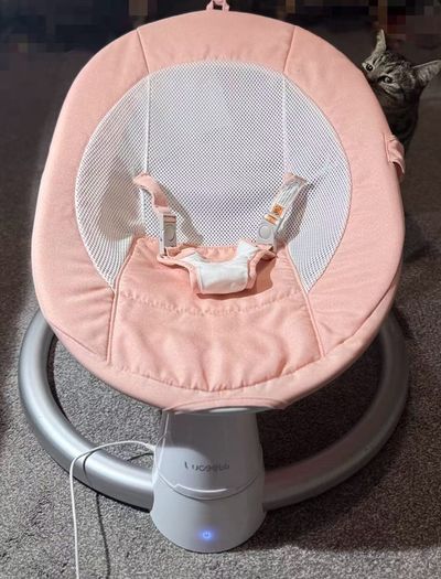 Electric baby swing