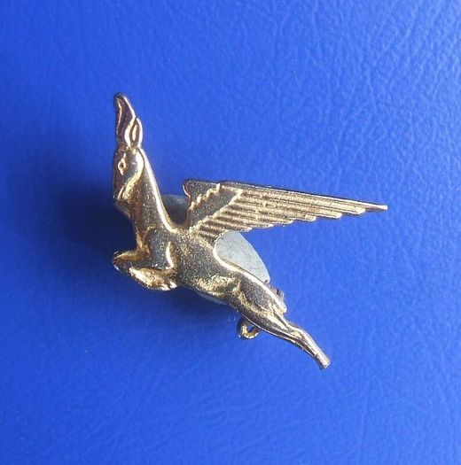 SOUTH AFRICAN AIRWAYS - a vintage Flying Springbok promotional pin badge