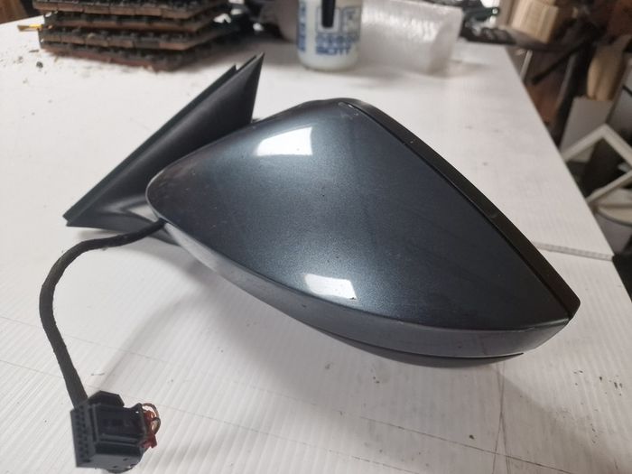 Skoda Superb wing mirror