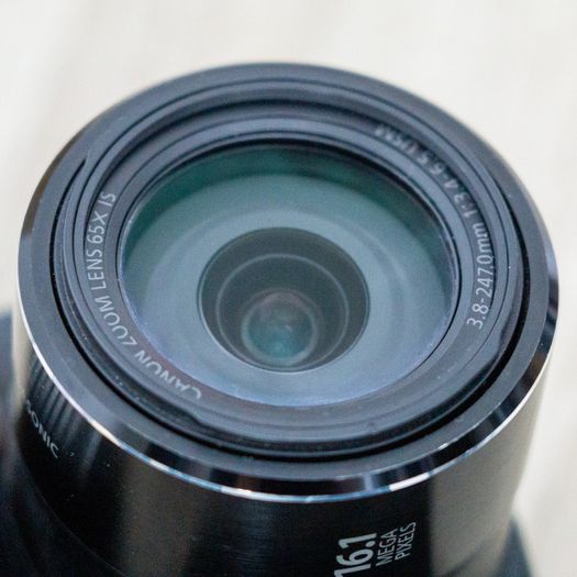 Canon PowerShot SX60 HS 16.1MP Bridge Camera 65x Optical Zoom Wildlife Photography Wi-Fi Flash 1080P Video