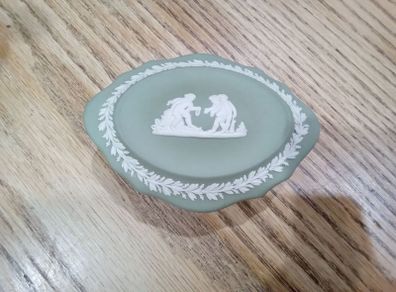 Wedgwood jasperware green lidded box