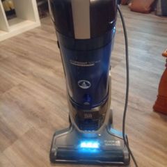 Hoover upright vacuum