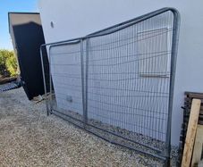 X2 fencing free with holders