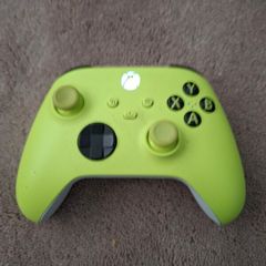 Xbox Controller Electric Volt and stereo headset