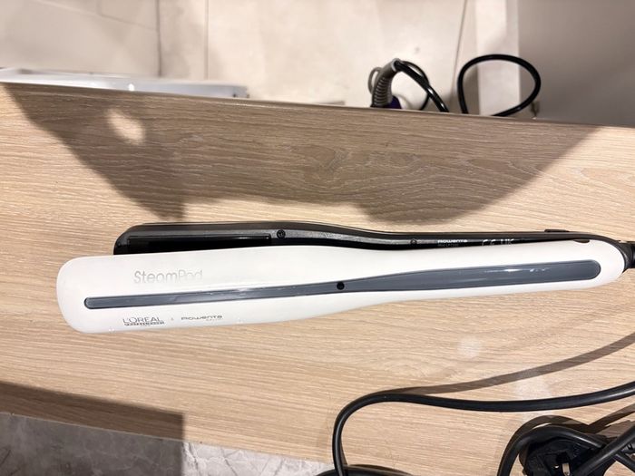 L'Oreal Professionnel SteamPod 3.0 Steam Hair Straightener & Styling Tool
