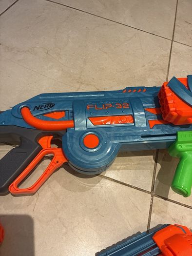 Nerf guns x4