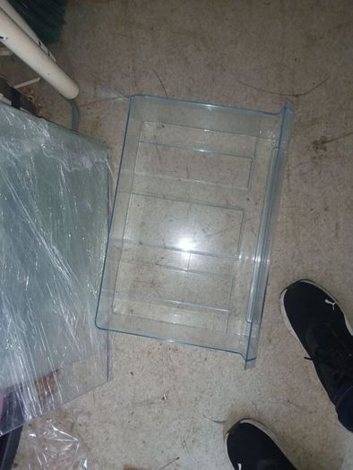 20 fridge shelves lot
