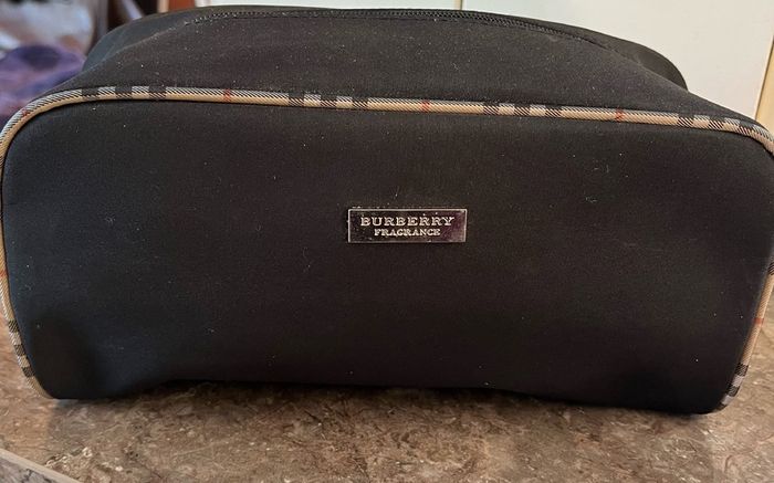 burberry fragrance cosmetic bag