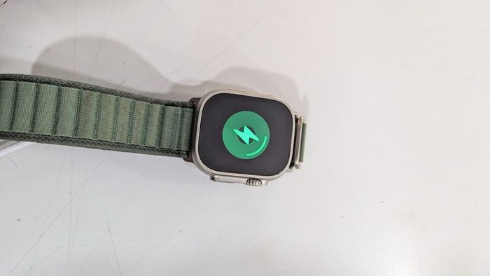 Apple Watch Ultra 2 49mm - 100% Battery Health
