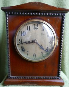 Antique WM L. Gilbert Breakarch Mantle Clock (in working order)