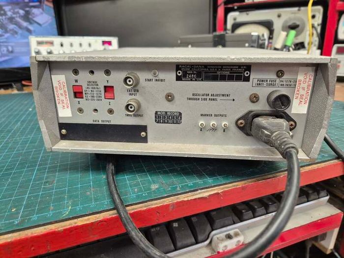 Racal-Dana 9904-M Universal Counter-Timer