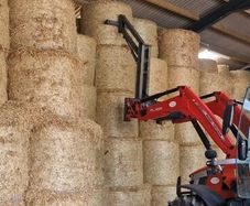 Bale giraffe handler