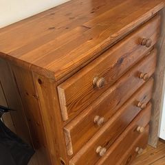 chest of drawers