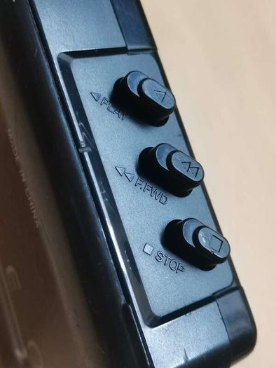 Crown SZ-32 Walkman Cassette Player