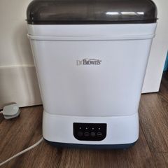 Dr. Browns bottle sterilizer and Dryer